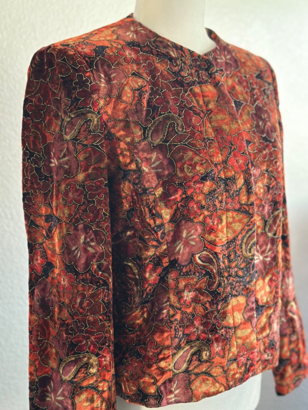 Vintage Floral Tapestry Jacket Blazer Women's Red Gold Brocade Long Sleeve - Picture 3 of 7